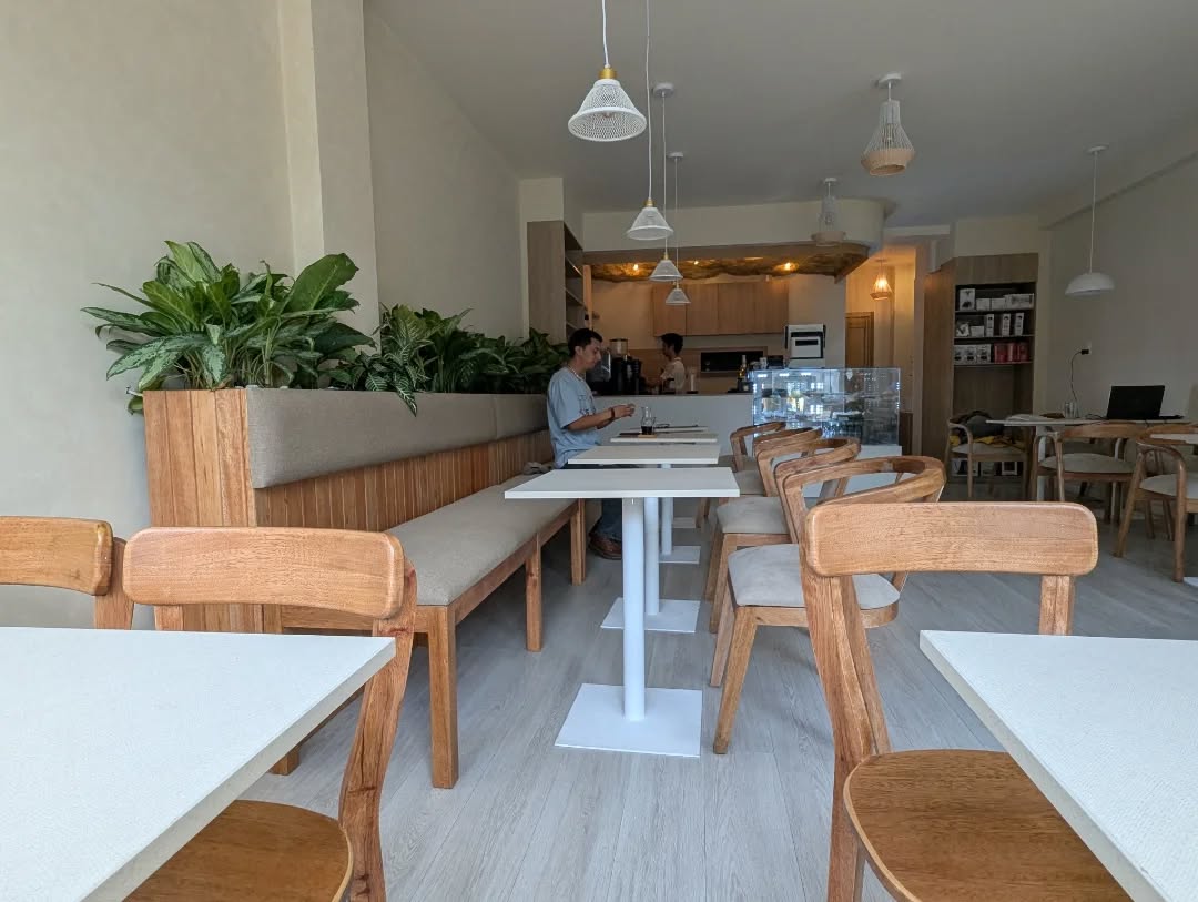 Andes Coffee — banquette seating